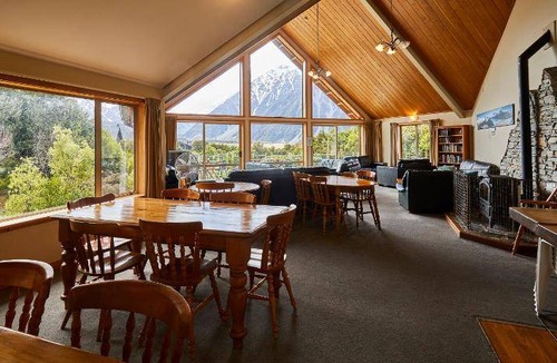 Mount Cook Village Cabin | 36 m² Lodge ∙ 10 guests