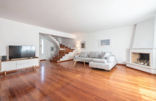 Elliniko Villa | 360 m² Villa ∙ 6 bedrooms ∙ 11 guests