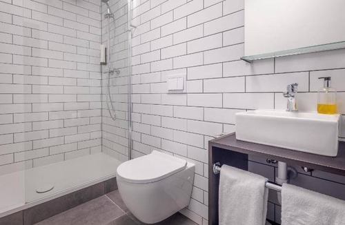 Innri-Njarthvik Hotel | 37 m² Hotel ∙ 7 guests