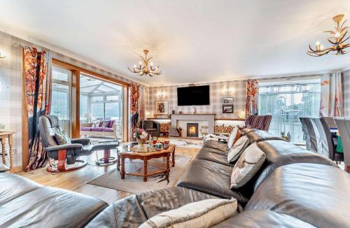 Cairndow House | 4 Bed in Lochgoilhead oc-j30107