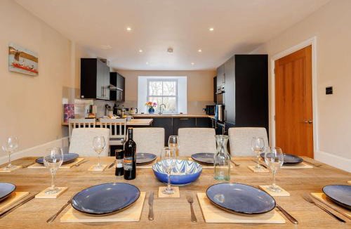 Tummel Bridge House | 4 Bed in Pitlochry 89750