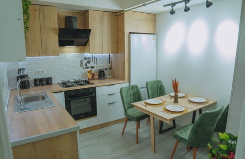 Aksaray Apartment | 4 BR Flat With AC, Terrace And Hot Tub In The Heart of Historic Istanbul