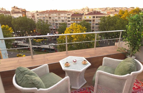 Fatih Apartment | 4 BR Flat with Terrace and Hot Tub in Historic Istanbul