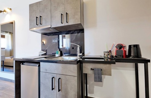 Aristotelis Apartment | 4 LEMONS LUXURY STUDIO 01