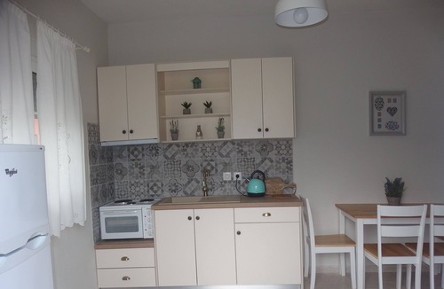 Zola Apartment | #4 Studios Christos