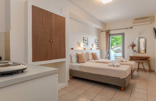 Batsi House | 40 m² House ∙ 2 bedrooms ∙ 4 guests