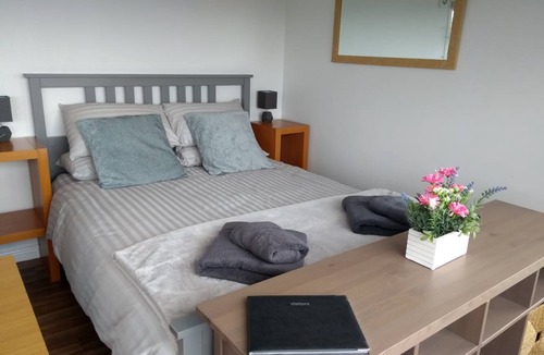 Dalry Cabin | 40 m² Lodge ∙ 1 bedroom ∙ 3 guests