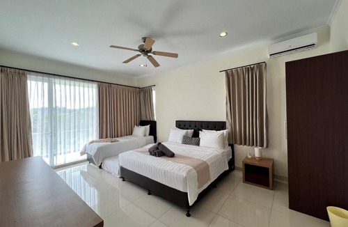 Bandung Villa | 400 m² Villa ∙ 3 bedrooms ∙ 15 guests