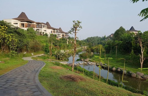 Ciawi House | 402 m² House ∙ 3 bedrooms ∙ 8 guests