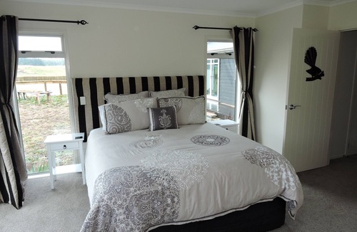 Kinleith Bed & Breakfast | 5 Acres Bed & Breakfast