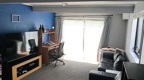 Dinsdale House | 5 Bedroom Home in Hamilton