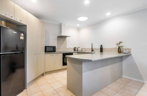 Oteha Apartment | 5 Sunvista Ave, Oteha, Auckland 0632