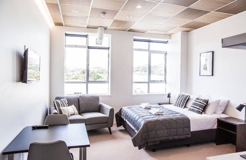 Porirua Hotel | 50 m² Hotel ∙ 2 bedrooms ∙ 5 guests