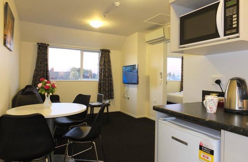 Upper Riccarton Hotel | 50 m² Motel ∙ 2 bedrooms ∙ 6 guests