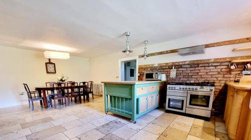 Prestonpans Villa | 549 m² Villa ∙ 5 bedrooms ∙ 11 guests