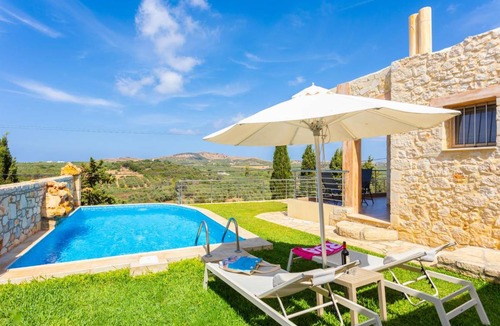 Roumeli Villa | 55 m² Villa ∙ 1 bedroom ∙ 4 guests
