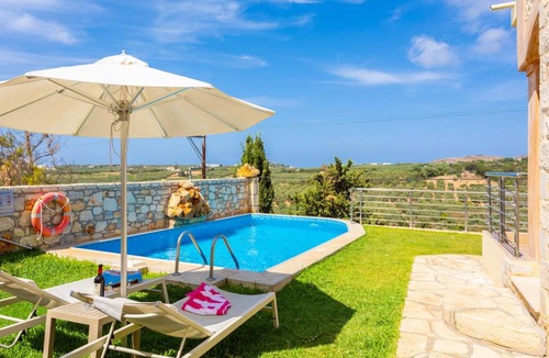 Roumeli Villa | 55 m² Villa ∙ 1 bedroom ∙ 4 guests