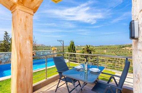 Roumeli Villa | 55 m² Villa ∙ 1 bedroom ∙ 4 guests