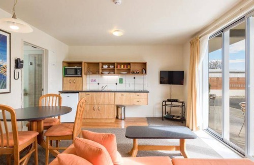 Richmond Hotel | 56 m² Motel ∙ 2 bedrooms ∙ 6 guests