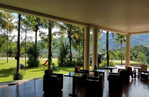 Megamendung Resort | 57 m² Resort ∙ 8 guests