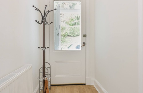 Murrayfield Cottage | 6 COLTBRIDGE GARDENS, character holiday cottage in Edinburgh