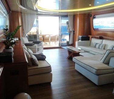 Elliniko Boat Rental | 600 m² Houseboat ∙ 5 bedrooms ∙ 10 guests