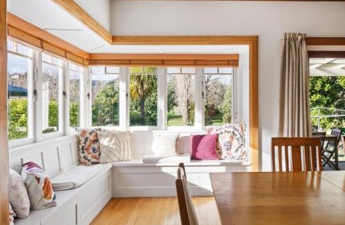 Gisborne House | 600m to CBD - Riverfront Home