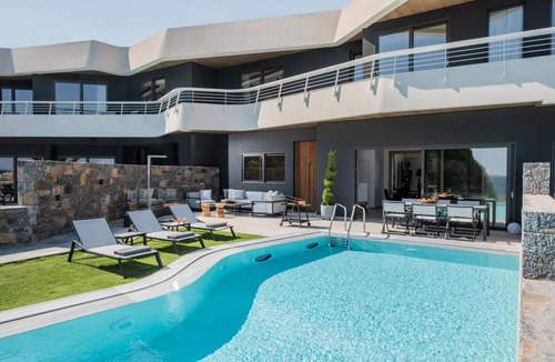 Agia Pelagia Villa | 620 m² Villa ∙ 9 bedrooms ∙ 18 guests