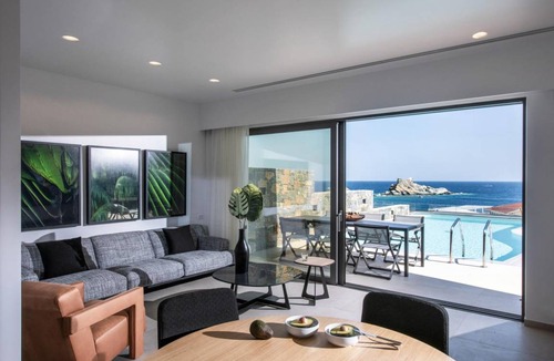 Agia Pelagia Villa | 620 m² Villa ∙ 9 bedrooms ∙ 18 guests