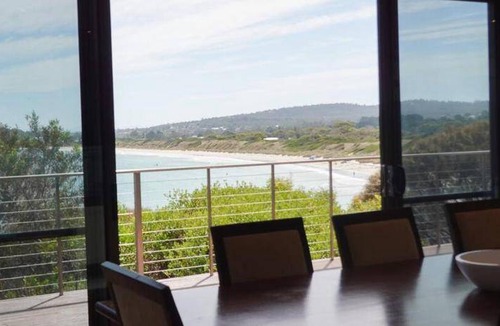 Primrose Sands House | 669 m² House ∙ 3 bedrooms ∙ 5 guests