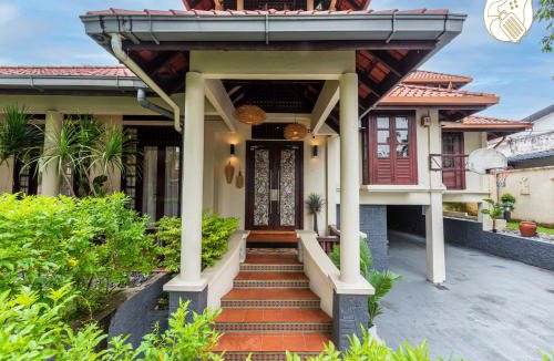 Kampung Datuk Keramat Villa | 6BR San He Yuan RIAD Private Pool Villa KLCC View by Verano