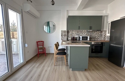 Omonia Apartment | 6th Floor Skyline View Studio 2 in Athens