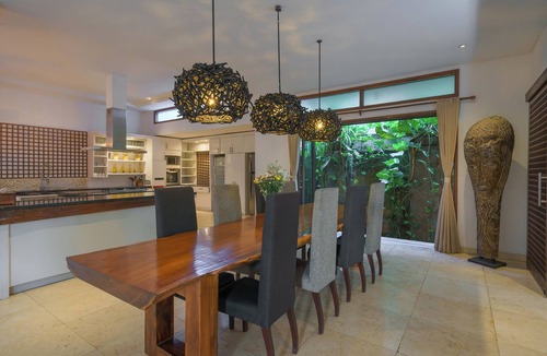 Berawa Villa | 7 Bdr-Last Minute Deal 50%+ OFF! Near Beachclubs