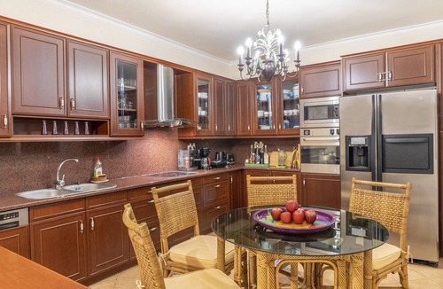 Chalcis Villa | 7 bedroom accommodation in Chalkida