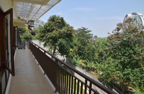 Dago House | 700 m² House ∙ 3 bedrooms ∙ 5 guests