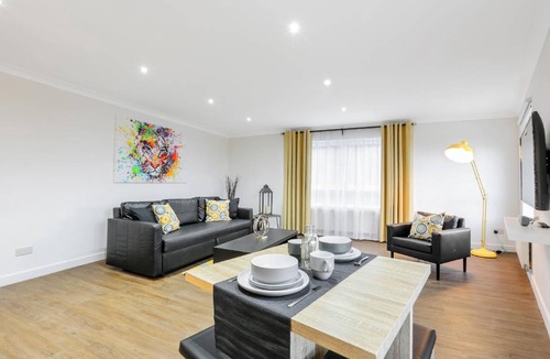 Pollokshields Apartment | 74 m² Serviced apartment ∙ 2 bedrooms ∙ 6 guests