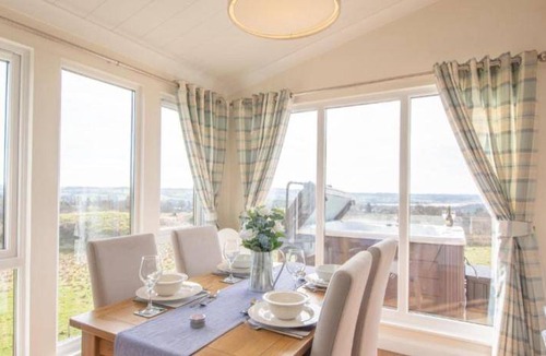 Lochwinnoch House | 75 m² House ∙ 2 bedrooms ∙ 4 guests