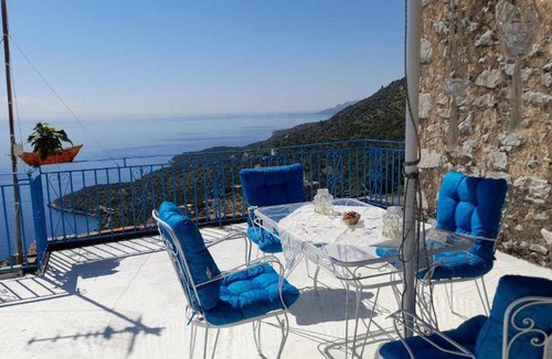 East Mani House | 75 m² House ∙ 2 bedrooms ∙ 4 guests