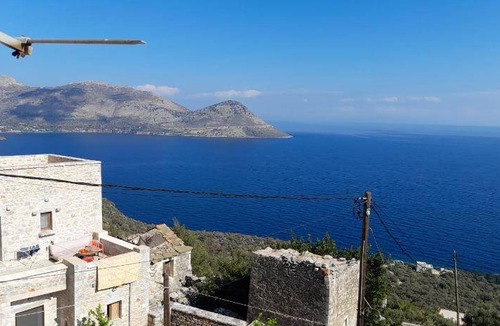 East Mani House | 75 m² House ∙ 2 bedrooms ∙ 4 guests