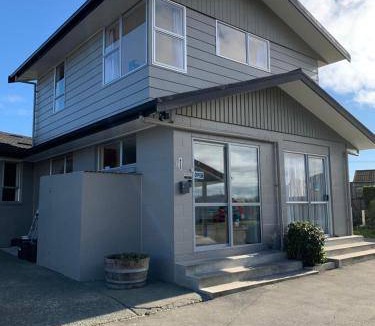 Waimate Hotel | 76 m² Motel ∙ 7 guests