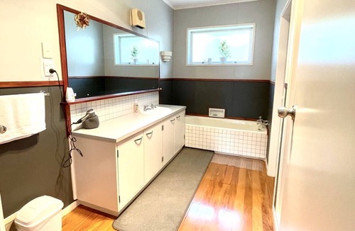 Springfield House | 7mins to the supermarket, tidy&lovely home like yours in Springfield