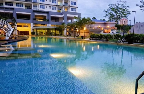 Bandar Puchong Jaya Condo | 8-9pax/5min walk IOIMall/Puchong/15min drive to Sunway/中文房东