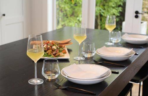 Havelock North Bed & Breakfast | 80 m² Bed and breakfast ∙ 2 bedrooms ∙ 4 guests