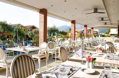 Golden Beach Hotel | 80 m² Hotel ∙ 127 guests