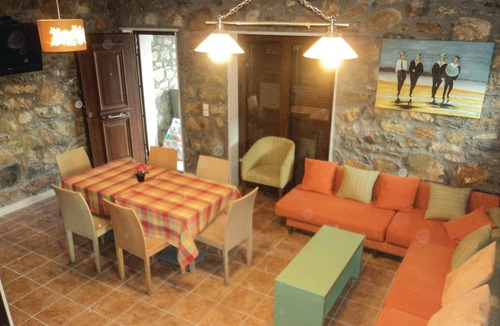 Paralia House | 80 m² House ∙ 2 bedrooms ∙ 6 guests