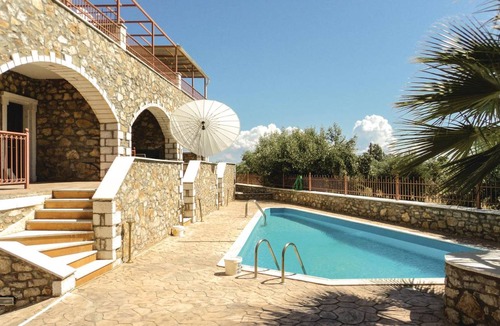 Paralia House | 80 m² House ∙ 2 bedrooms ∙ 6 guests