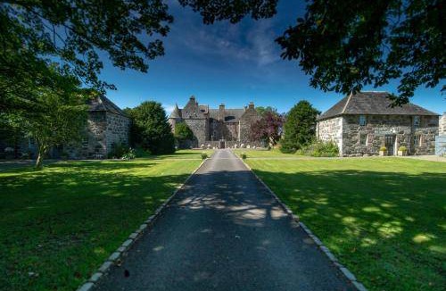 Inverurie Cabin | 80 m² Lodge ∙ 2 bedrooms ∙ 10 guests