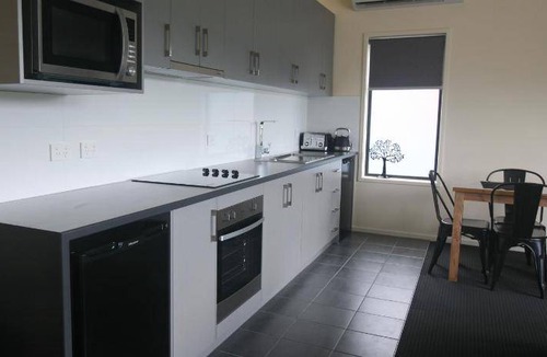 New Norfolk Apartment | 83 m² Apartment ∙ 10 guests