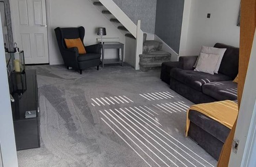 Motherwell House | 84 m² House ∙ 2 bedrooms ∙ 3 guests
