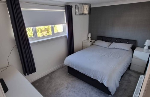 Motherwell House | 84 m² House ∙ 2 bedrooms ∙ 3 guests